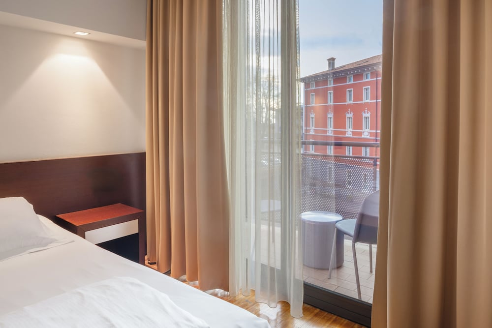 Astoria Resort — Hotel rooms in Riva del Garda, Trentino-Alto Adige