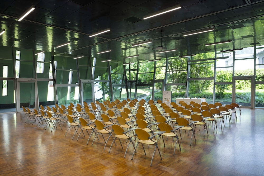 Astoria Resort — Hotel building in Riva del Garda, Trentino-Alto Adige