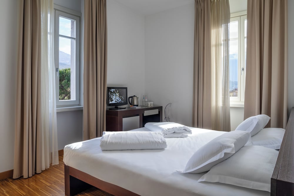 Astoria Resort — Hotel rooms in Riva del Garda, Trentino-Alto Adige