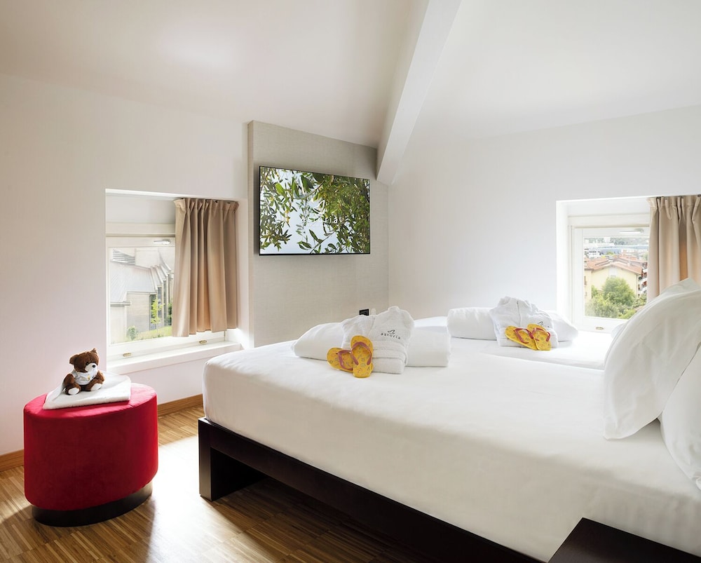 Astoria Resort — Hotel rooms in Riva del Garda, Trentino-Alto Adige