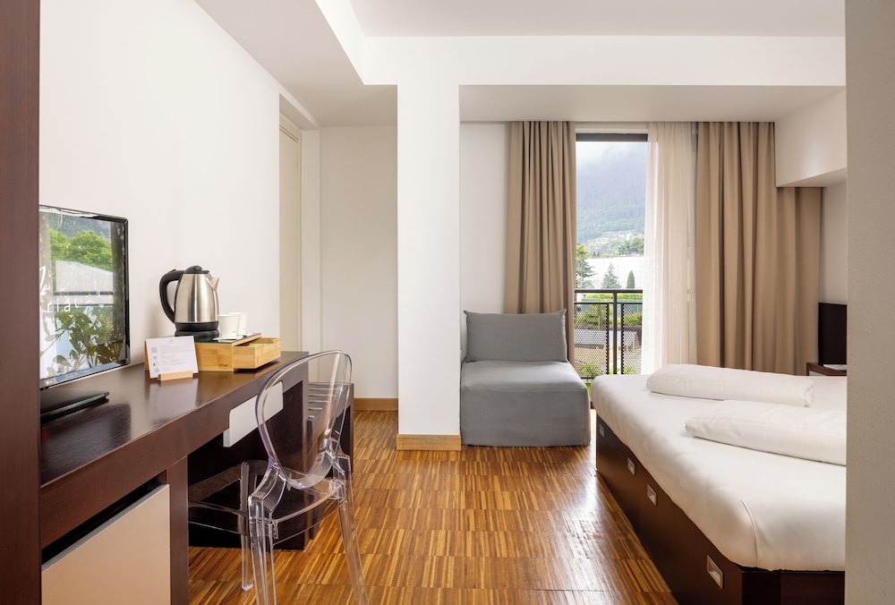 Astoria Resort — Hotel rooms in Riva del Garda, Trentino-Alto Adige