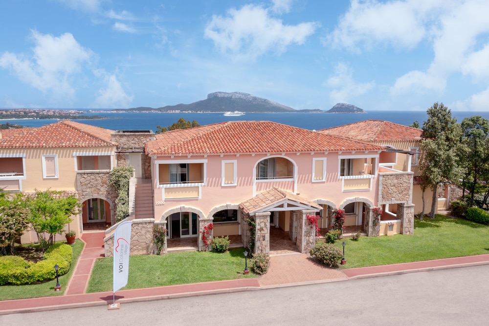 VOI Colonna Village — Hotel building in Golfo Aranci, Sardinia
