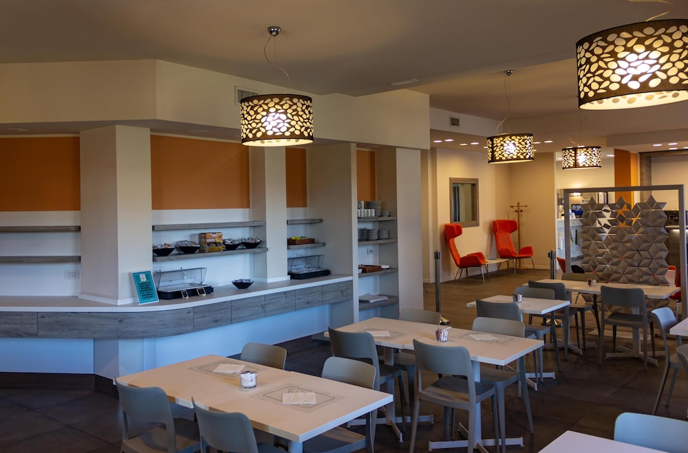 Hotel Sirio, Sure Hotel Collection by Best Western — Restaurant & bars in Medolago, Lombardy