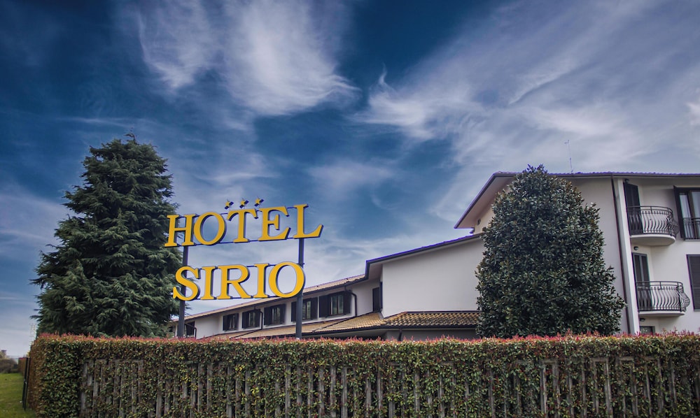 Hotel Sirio, Sure Hotel Collection by Best Western — Hotel building in Medolago, Lombardy
