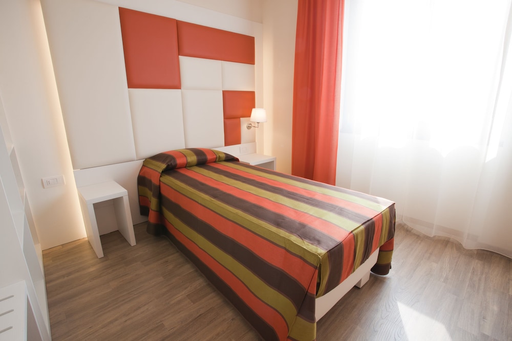 Hotel Sirio, Sure Hotel Collection by Best Western — Hotel rooms in Medolago, Lombardy