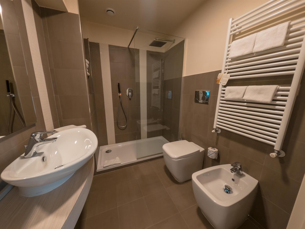 Hotel Sirio, Sure Hotel Collection by Best Western — Hotel rooms in Medolago, Lombardy