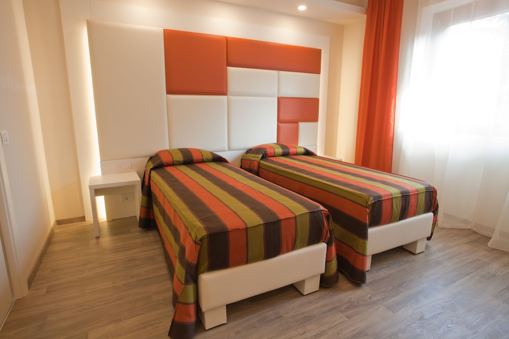 Hotel Sirio, Sure Hotel Collection by Best Western — Hotel rooms in Medolago, Lombardy