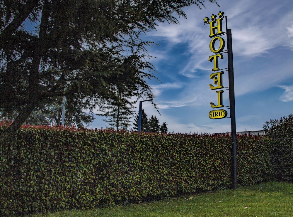 Hotel Sirio, Sure Hotel Collection by Best Western — Hotel building in Medolago, Lombardy