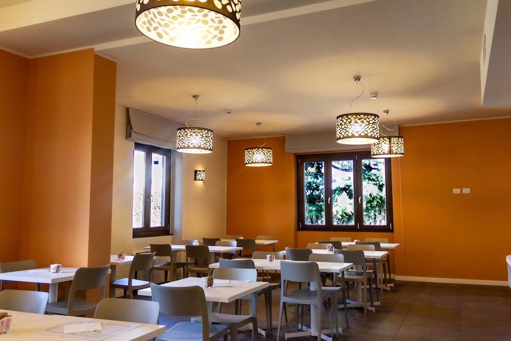 Hotel Sirio, Sure Hotel Collection by Best Western — Restaurant & bars in Medolago, Lombardy