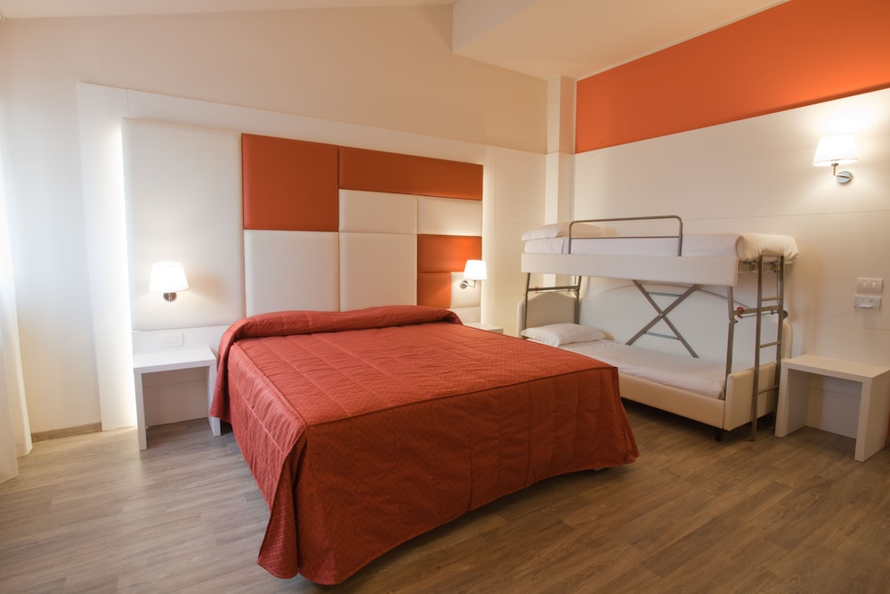 Hotel Sirio, Sure Hotel Collection by Best Western — Hotel rooms in Medolago, Lombardy