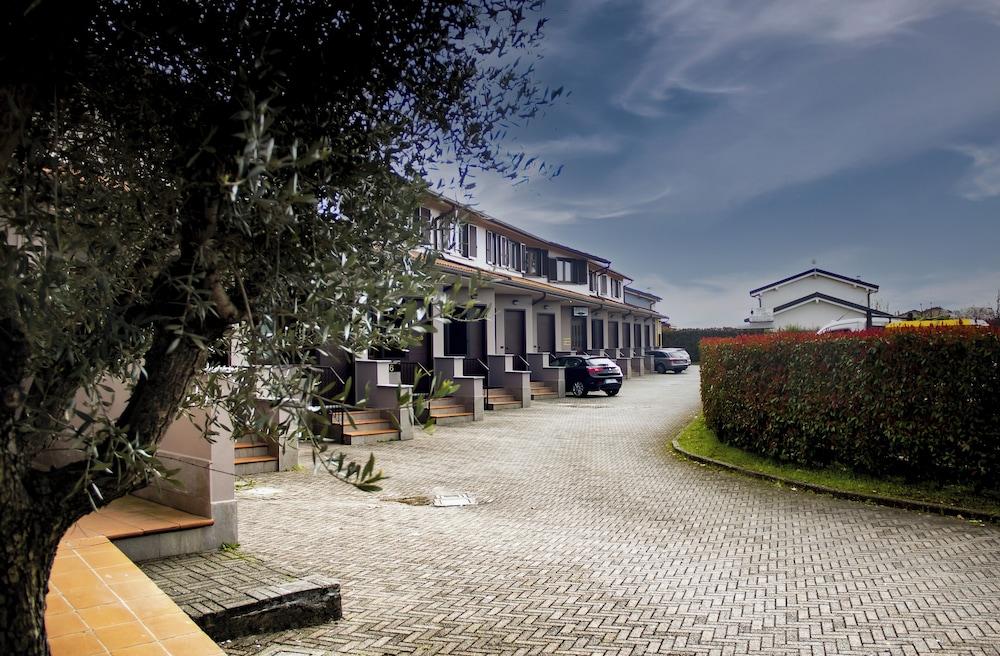 Hotel Sirio, Sure Hotel Collection by Best Western — Hotel building in Medolago, Lombardy
