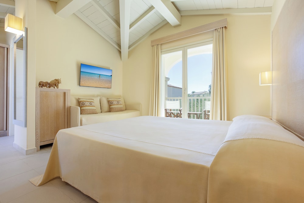 Spiagge San Pietro Resort — Hotel rooms in Castiadas, Sardinia