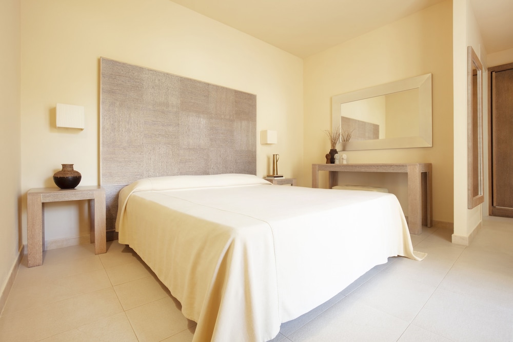 Spiagge San Pietro Resort — Hotel rooms in Castiadas, Sardinia