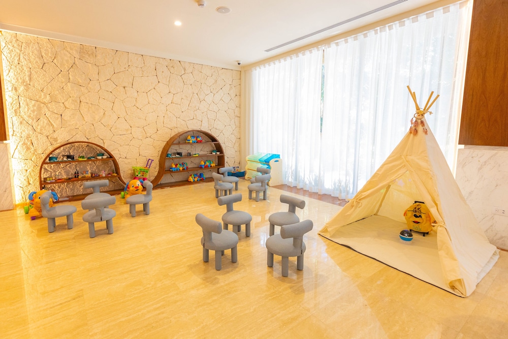 Family Selection At Grand Palladium Kantenah Resort & Spa - All Inclusive — Attractions for children in Xetna, Quintana Roo