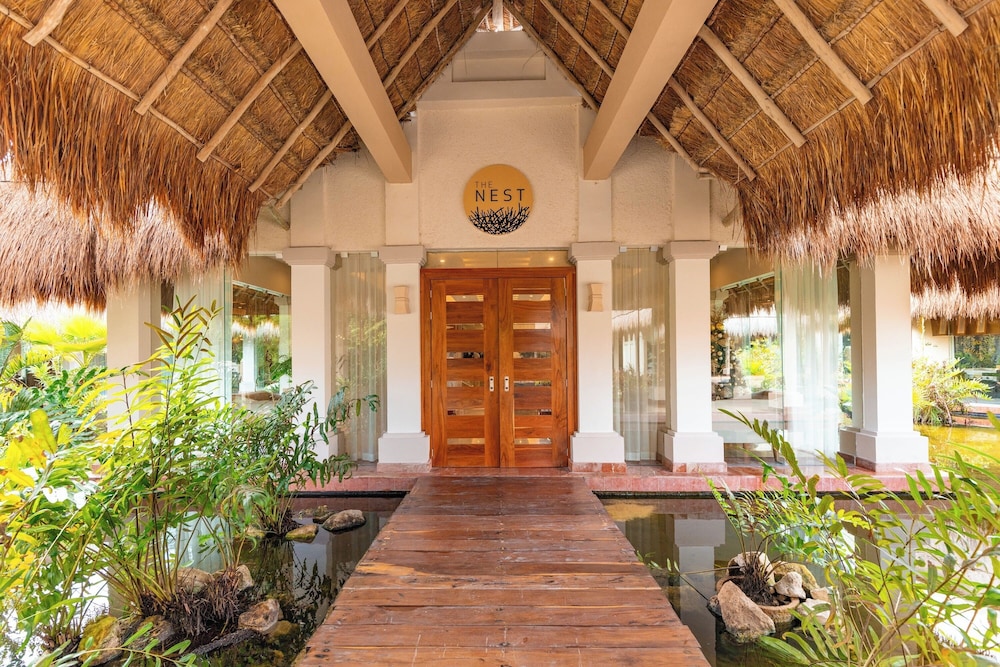 Family Selection At Grand Palladium Kantenah Resort & Spa - All Inclusive — Hotel building in Xetna, Quintana Roo