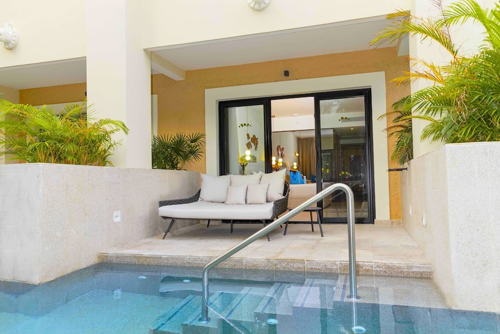 Family Selection At Grand Palladium Kantenah Resort & Spa - All Inclusive — Swimming pool in Xetna, Quintana Roo