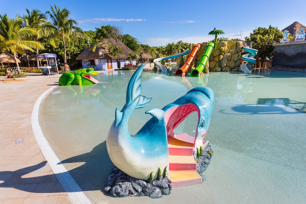Family Selection At Grand Palladium Kantenah Resort & Spa - All Inclusive — Swimming pool in Xetna, Quintana Roo