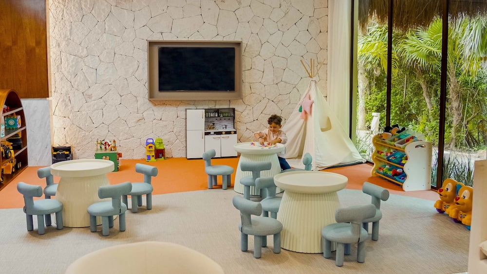 Family Selection At Grand Palladium Kantenah Resort & Spa - All Inclusive — Attractions for children in Xetna, Quintana Roo