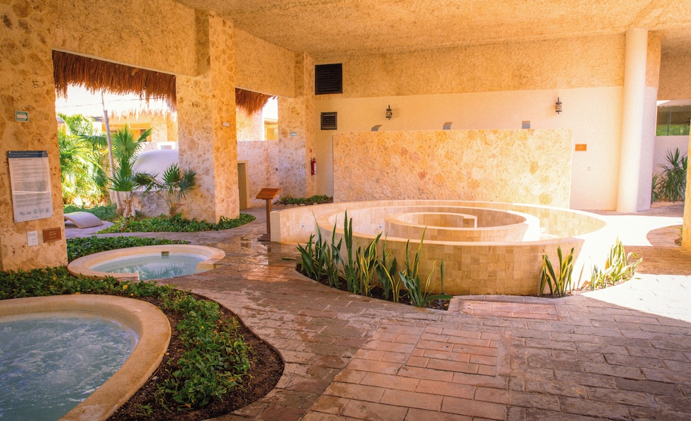 Family Selection At Grand Palladium Kantenah Resort & Spa - All Inclusive — Spa in Xetna, Quintana Roo