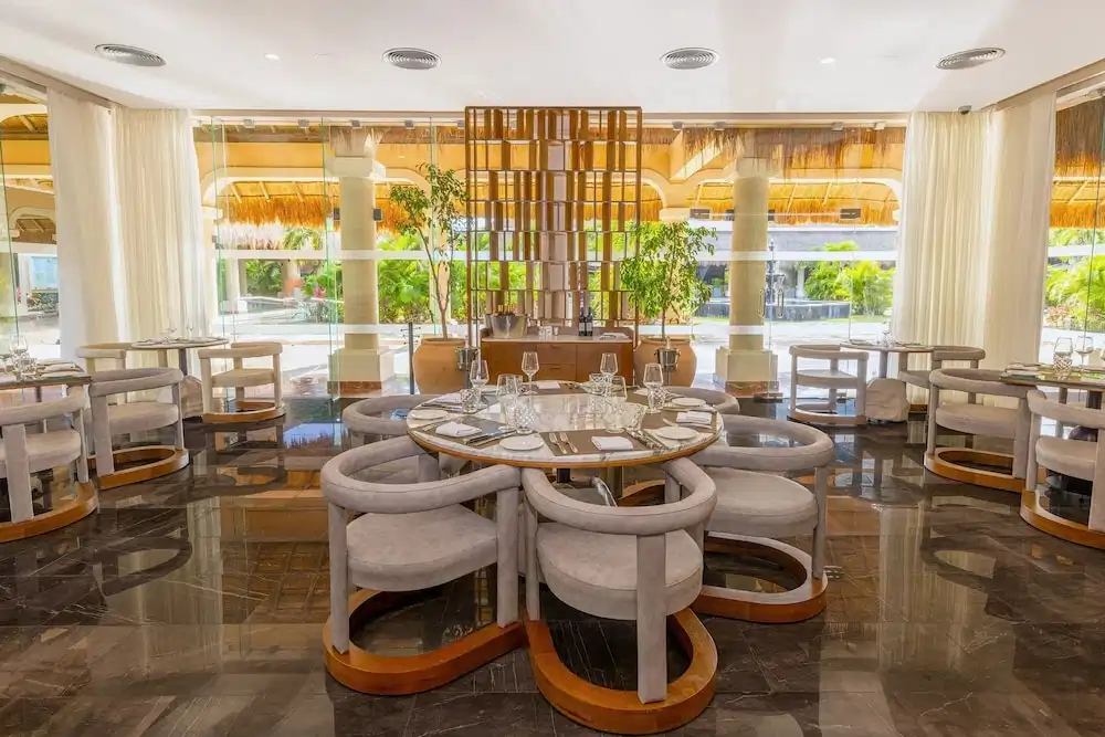 Family Selection At Grand Palladium Kantenah Resort & Spa - All Inclusive — Restaurant & bars in Xetna, Quintana Roo