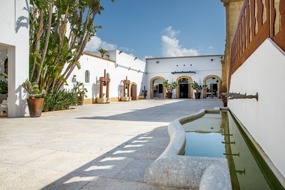 Villa Favorita — Hotel building in Marsala, Sicily