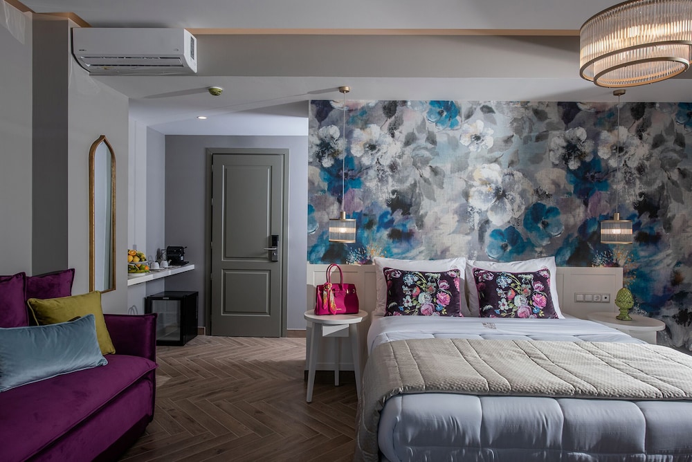 Vespera City Hotel — Hotel rooms in Heraklion