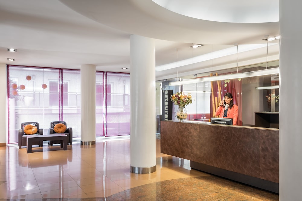 ALEGRIA Plaza Paris — Hotel building in Lloret de Mar, Catalonia