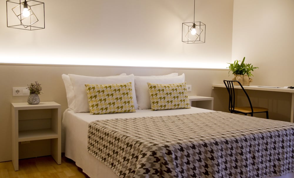 ALEGRIA Plaza Paris — Hotel rooms in Lloret de Mar, Catalonia