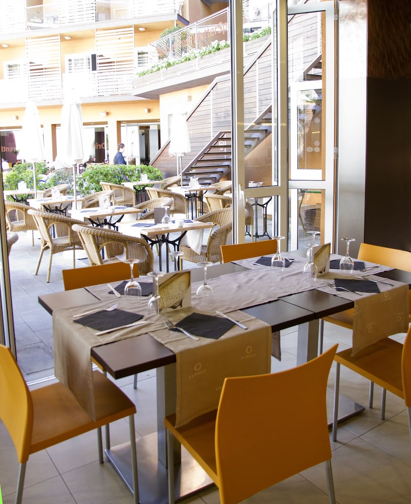 ALEGRIA Plaza Paris — Restaurant & bars in Lloret de Mar, Catalonia