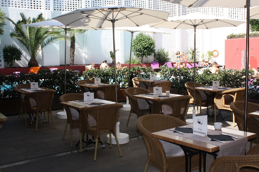 ALEGRIA Plaza Paris — Restaurant & bars in Lloret de Mar, Catalonia