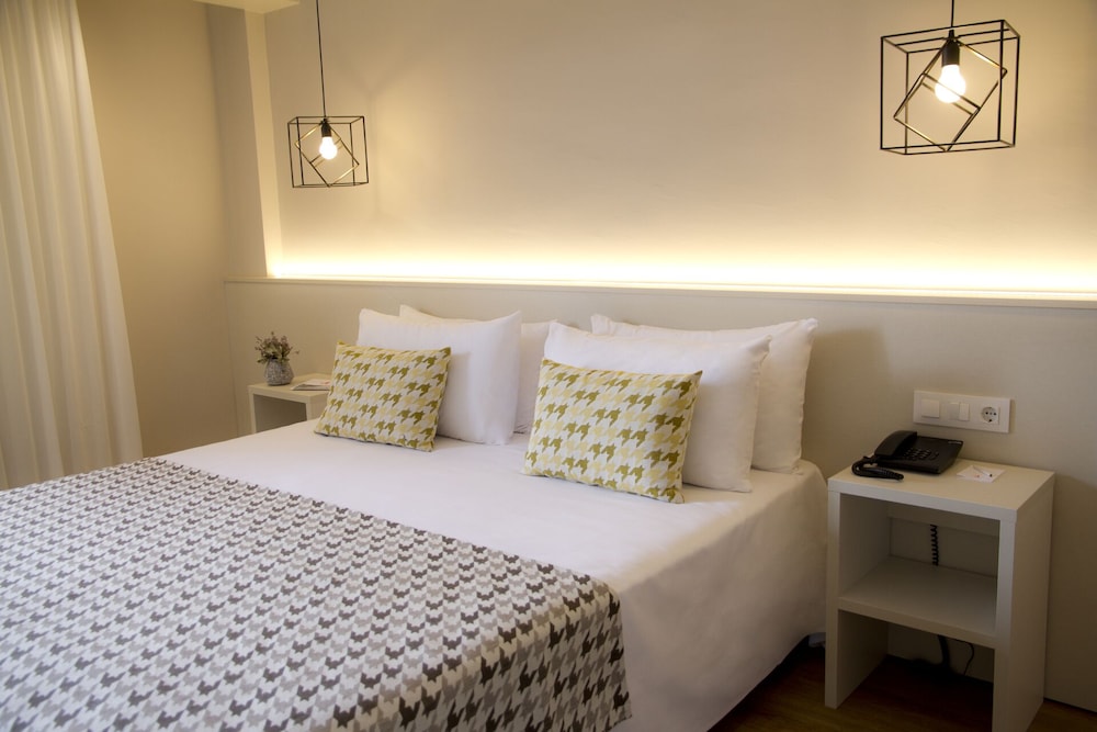 ALEGRIA Plaza Paris — Hotel rooms in Lloret de Mar, Catalonia