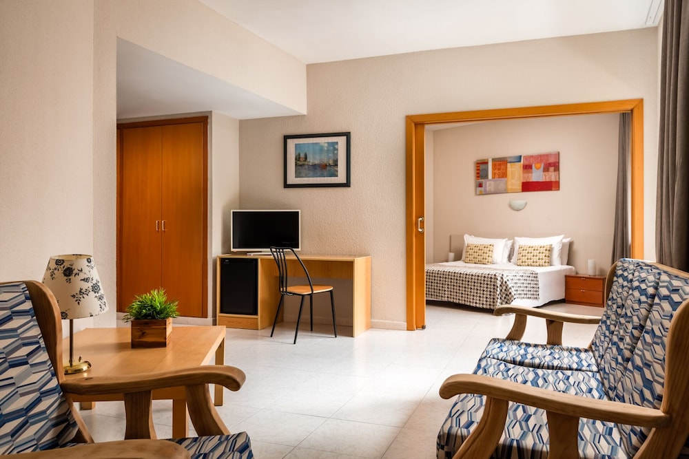 ALEGRIA Plaza Paris — Hotel rooms in Lloret de Mar, Catalonia
