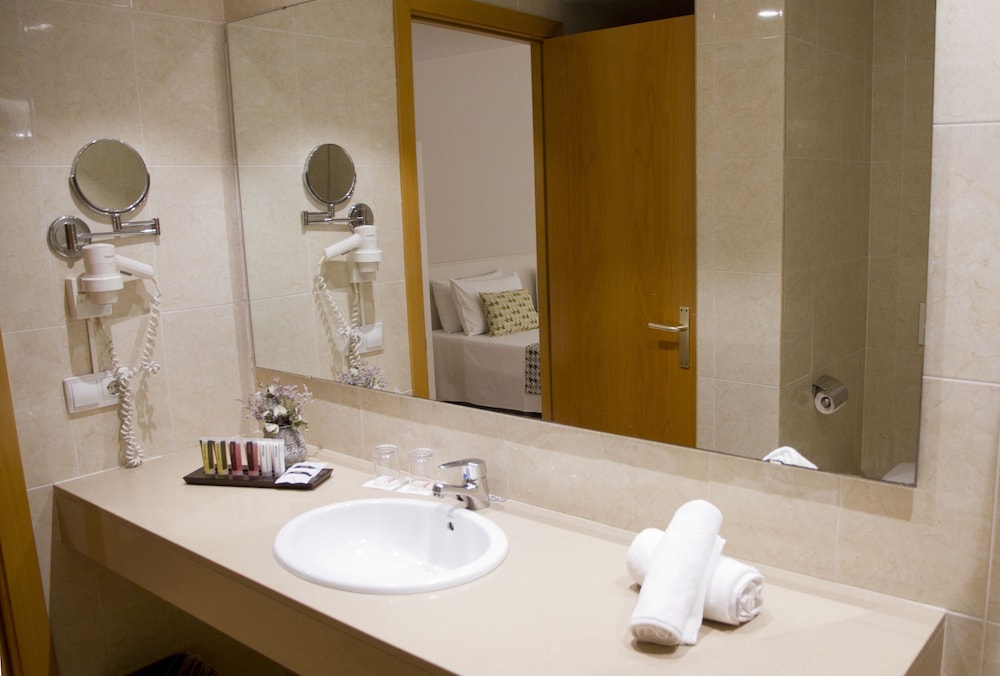ALEGRIA Plaza Paris — Hotel rooms in Lloret de Mar, Catalonia