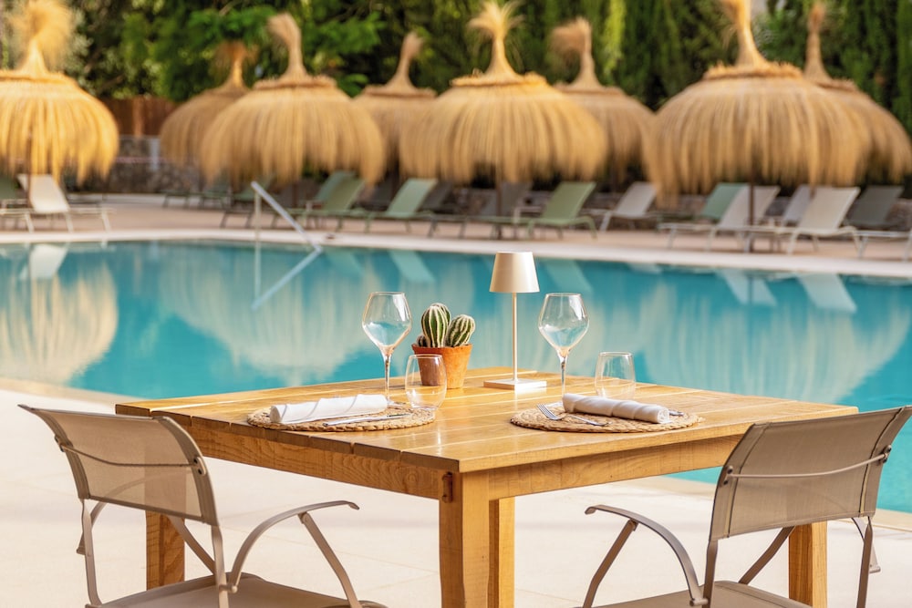 Hotel Es Port — Restaurant & bars in Puerto de Soller, Balearic Islands
