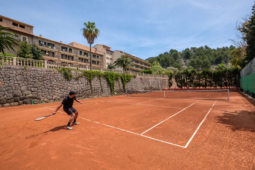 Hotel Es Port — Sports & recreation in Puerto de Soller, Balearic Islands