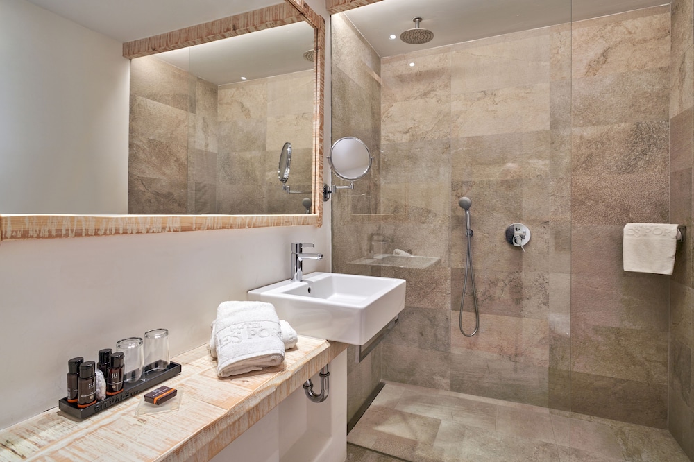 Hotel Es Port — Hotel rooms in Puerto de Soller, Balearic Islands