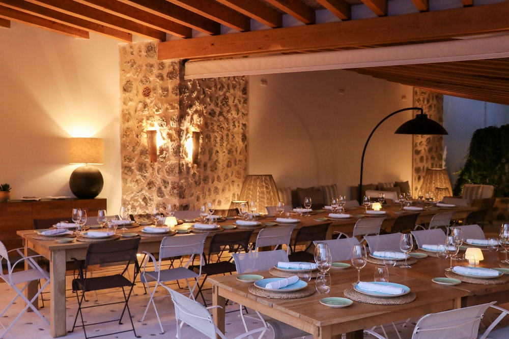 Hotel Es Port — Restaurant & bars in Puerto de Soller, Balearic Islands