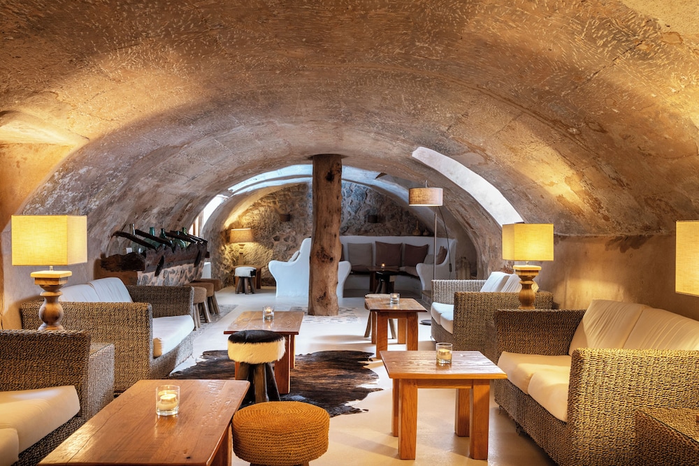 Hotel Es Port — Restaurant & bars in Puerto de Soller, Balearic Islands