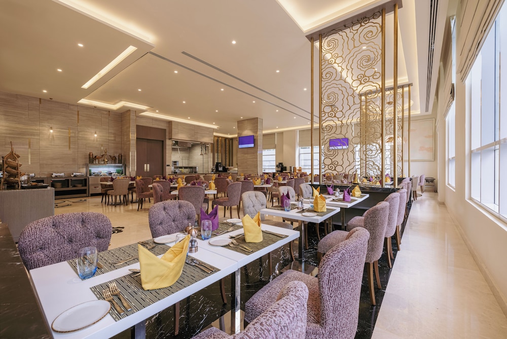 Khalidia Palace Hotel Dubai — Restaurant & bars in Dubai