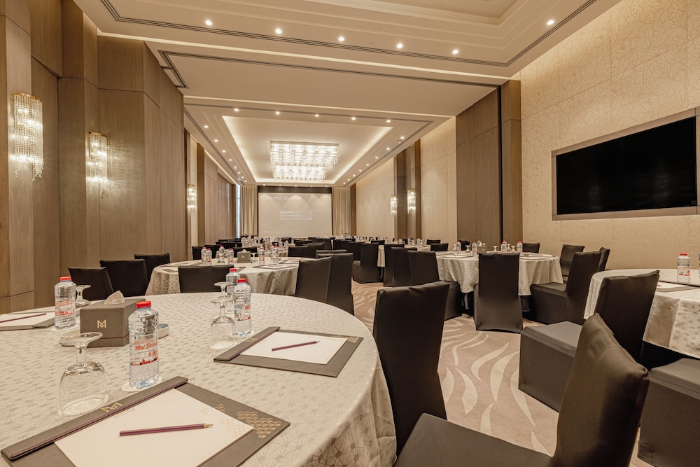 Khalidia Palace Hotel Dubai — Restaurant & bars in Dubai