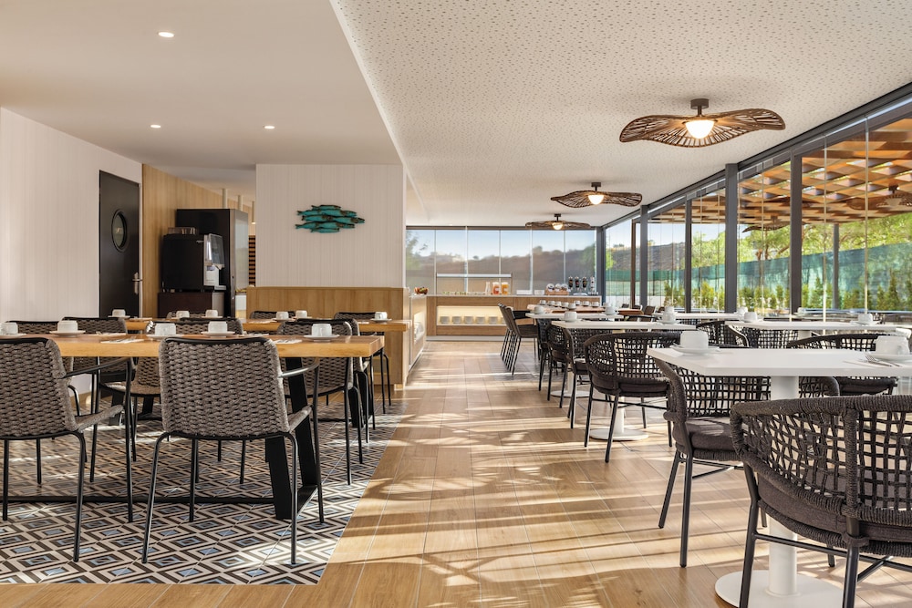 Wyndham Residences Alvor Beach — Restaurant & bars in Alvor, Faro