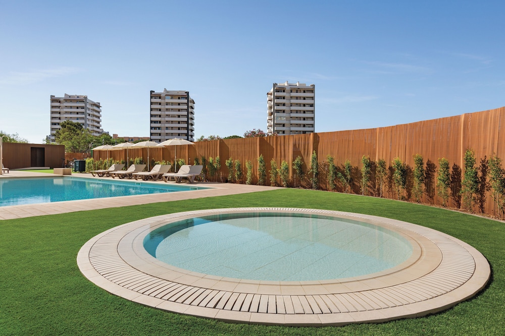 Wyndham Residences Alvor Beach — Swimming pool in Alvor, Faro