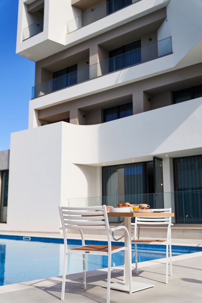 Rochavau Hotel