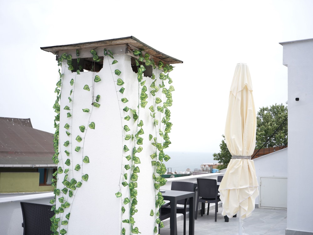 Hotel Ravi — Restaurant & bars in Istanbul, Istanbul