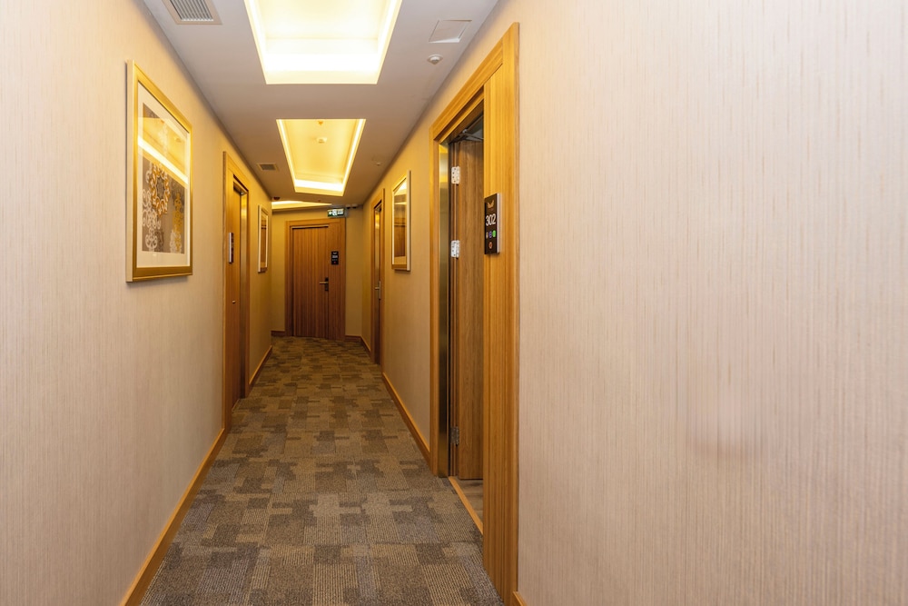Hotel Ravi — Hotel building in Istanbul, Istanbul