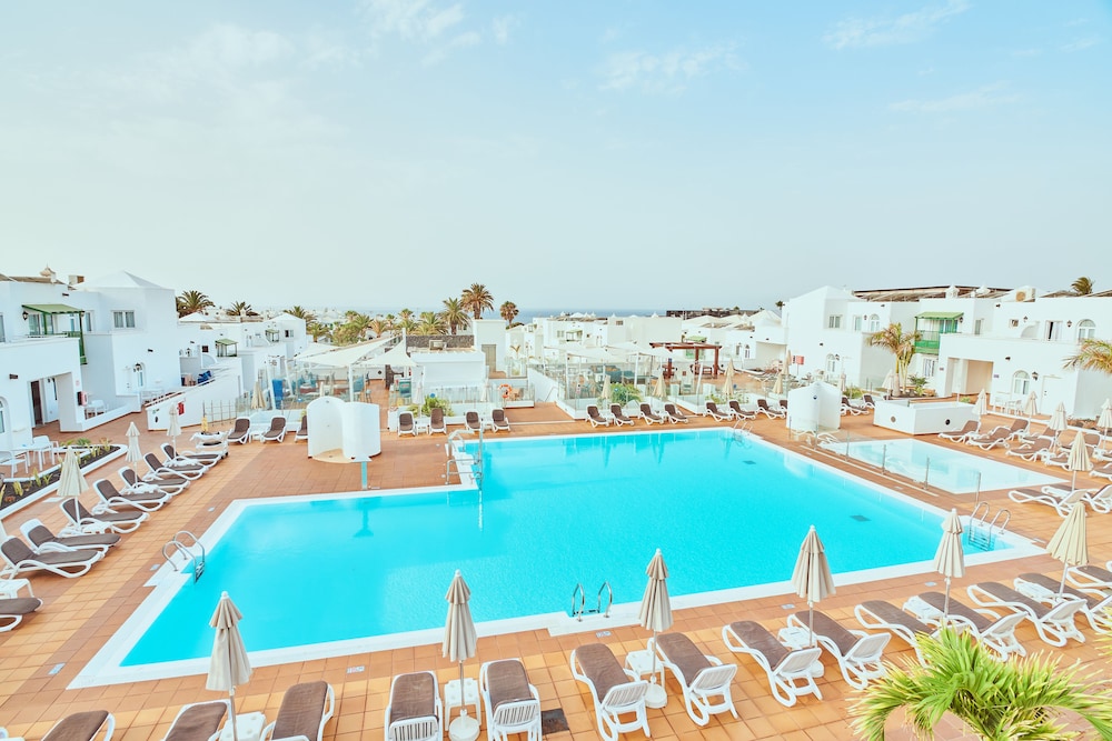 Gloria Izaro Club Hotel — Swimming pool in Puerto del Carmen, Canary Islands