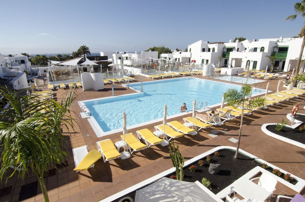 Gloria Izaro Club Hotel — Swimming pool in Puerto del Carmen, Canary Islands