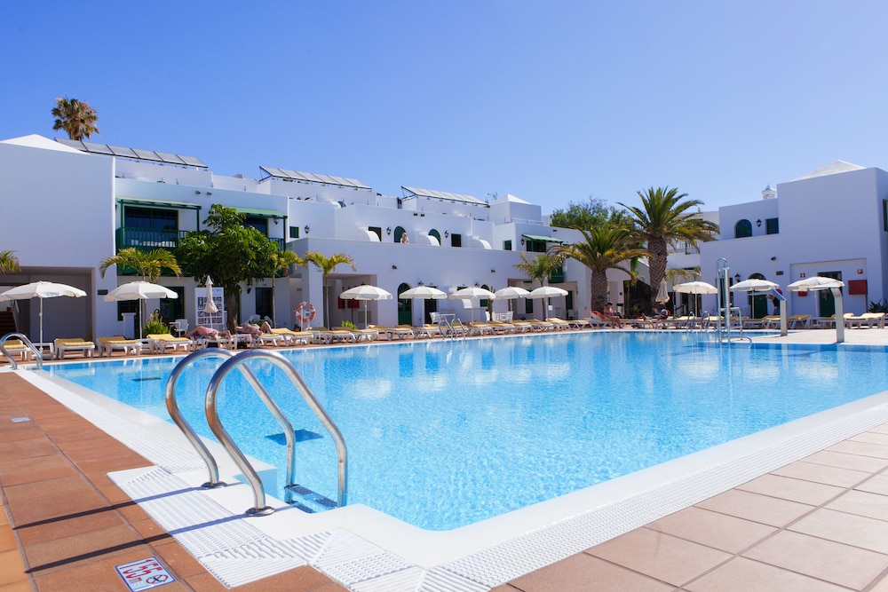Gloria Izaro Club Hotel — Swimming pool in Puerto del Carmen, Canary Islands