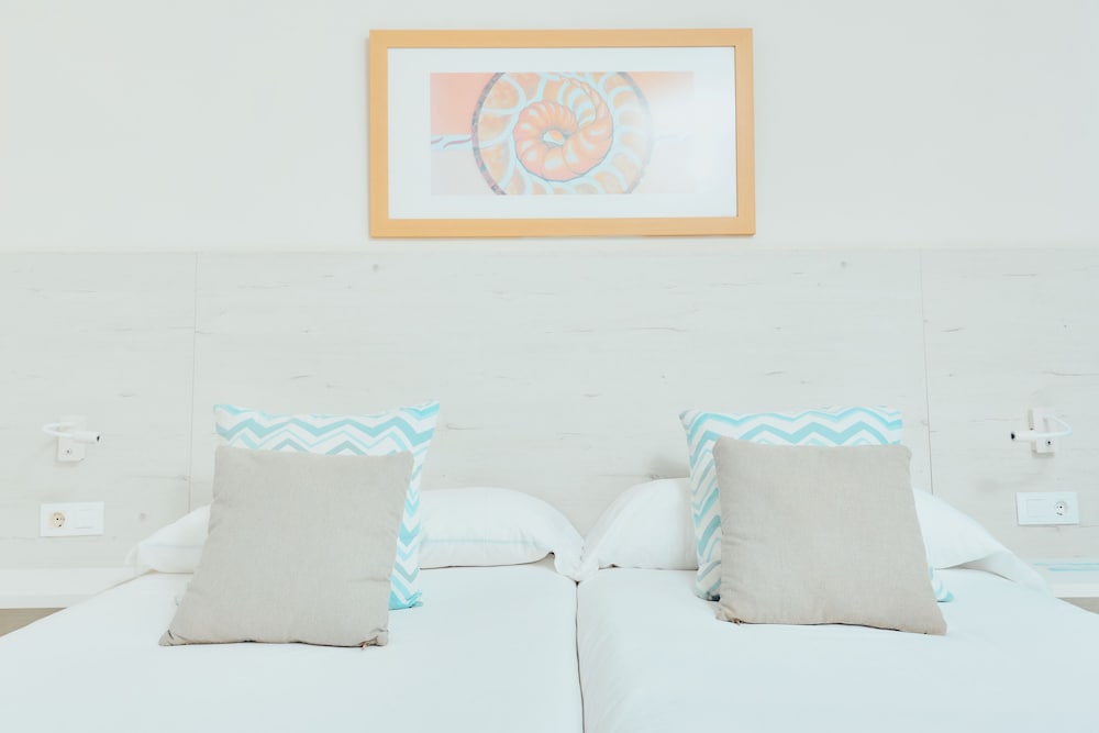 Gloria Izaro Club Hotel — Hotel rooms in Puerto del Carmen, Canary Islands