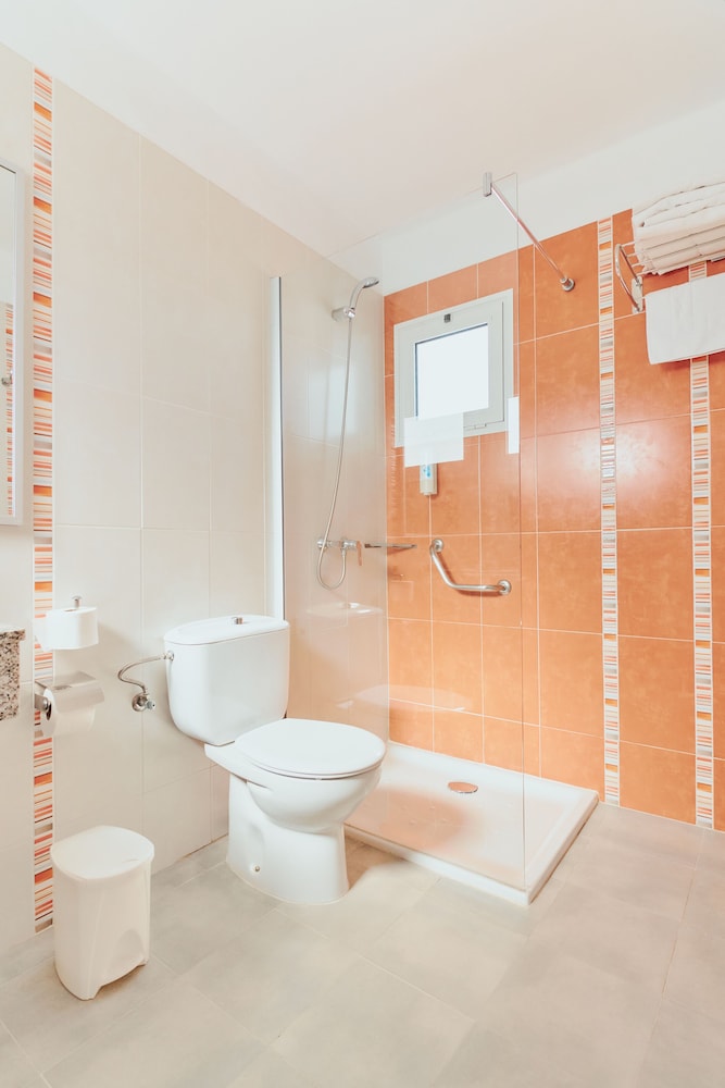 Gloria Izaro Club Hotel — Hotel rooms in Puerto del Carmen, Canary Islands